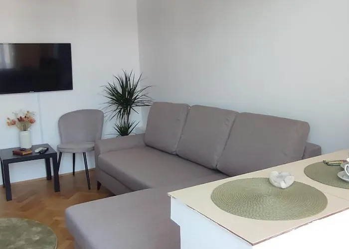 Апартаменти Historic Centre Romana.